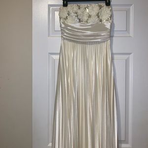 CREAM AND GOLD STRAPLESS PLEATED DRESS